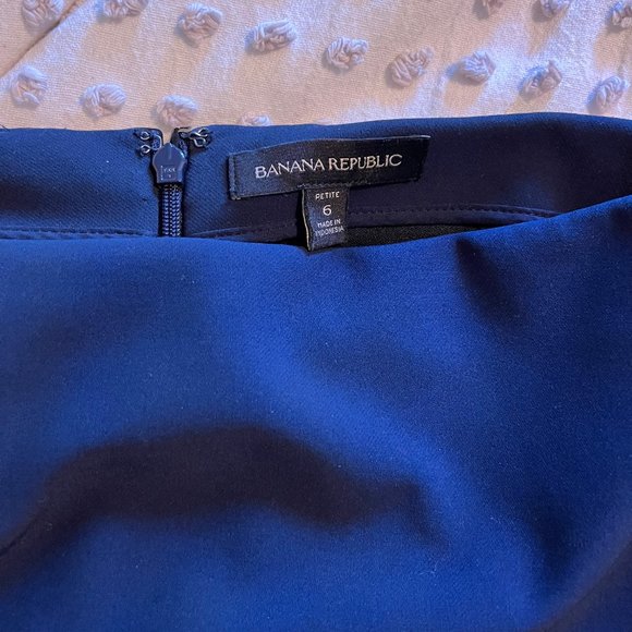 BR 6P navy scalloped high waisted skirt - Picture 4 of 4